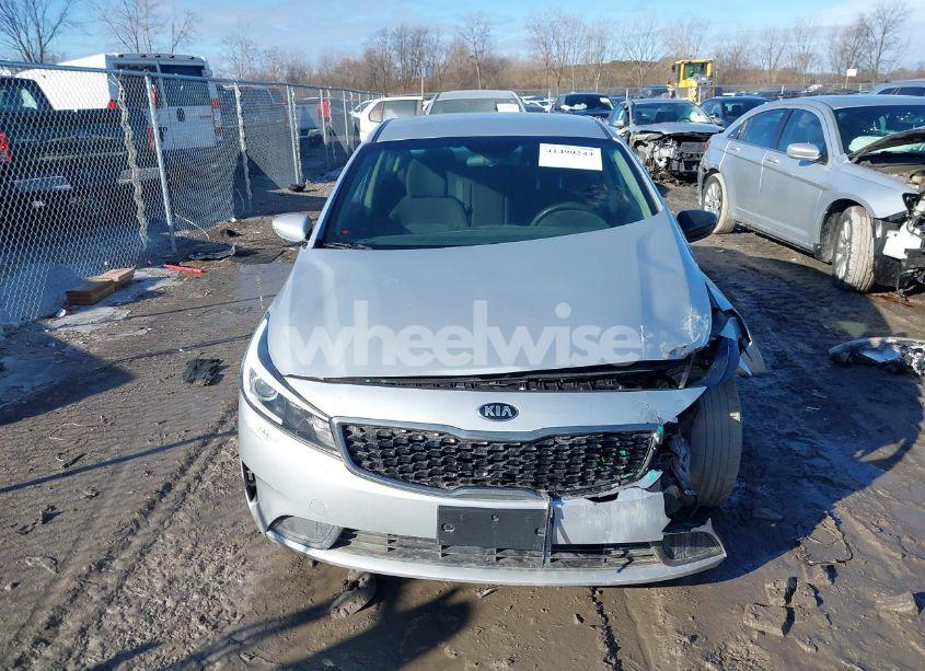 Photo 12 of 2017 Kia Forte LX (VIN 3KPFL4A74HE084945)