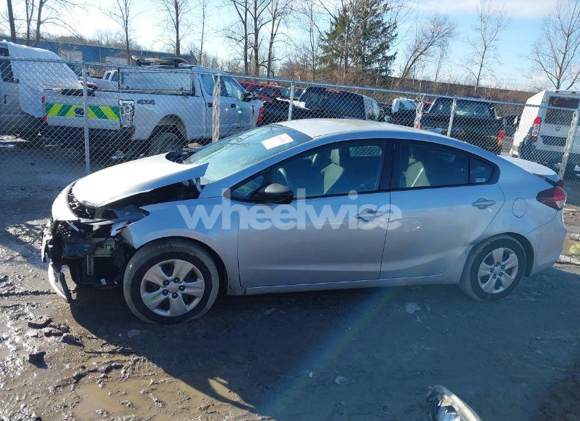 Photo 14 of 2017 Kia Forte LX (VIN 3KPFL4A74HE084945)