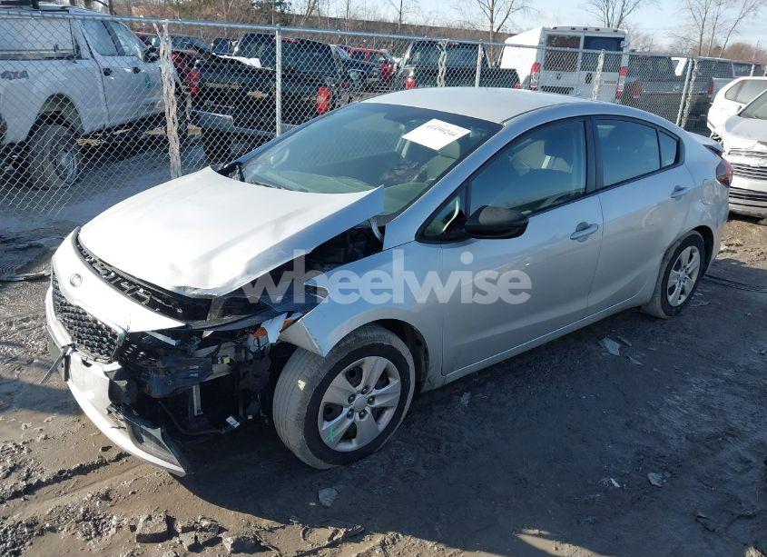 Photo 2 of 2017 Kia Forte LX (VIN 3KPFL4A74HE084945)