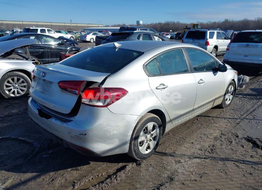 Photo 4 of 2017 Kia Forte LX (VIN 3KPFL4A74HE084945)