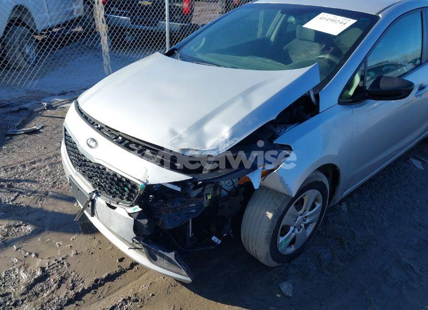 Photo 6 of 2017 Kia Forte LX (VIN 3KPFL4A74HE084945)