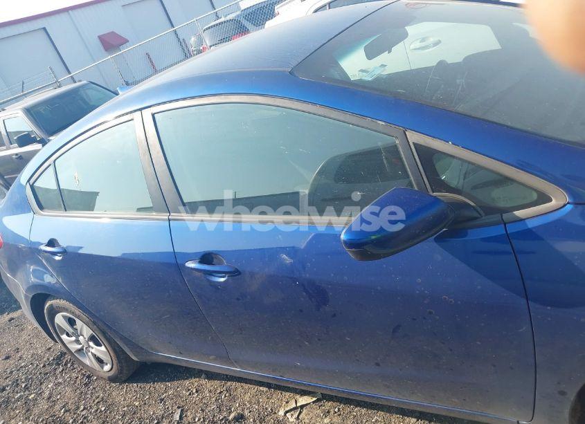 Photo 13 of 2018 Kia Forte LX (VIN 3KPFL4A74JE164980)