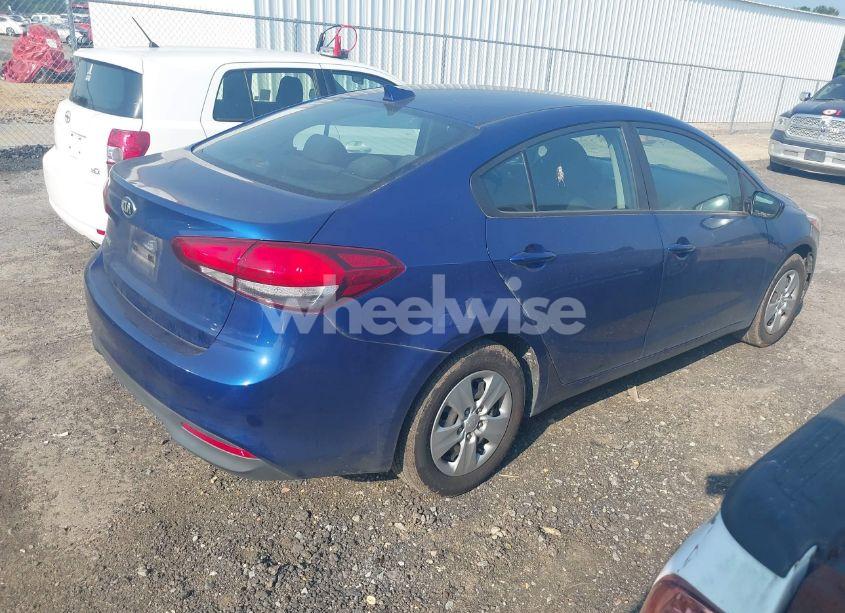 Photo 4 of 2018 Kia Forte LX (VIN 3KPFL4A74JE164980)