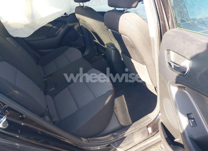 Photo 8 of 2018 Kia Forte S (VIN 3KPFL4A74JE240343)