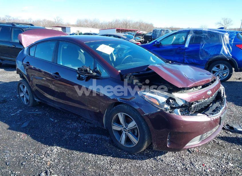 2018 Kia Forte LX (VIN 3KPFL4A74JE264125) main photo