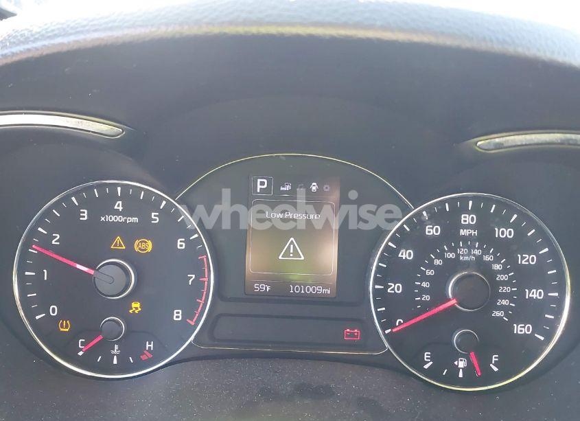 Photo 7 of 2018 Kia Forte LX (VIN 3KPFL4A74JE264125)