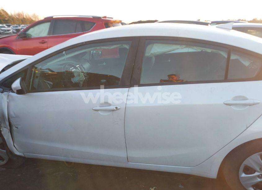 Photo 14 of 2018 Kia Forte LX (VIN 3KPFL4A74JE268496)