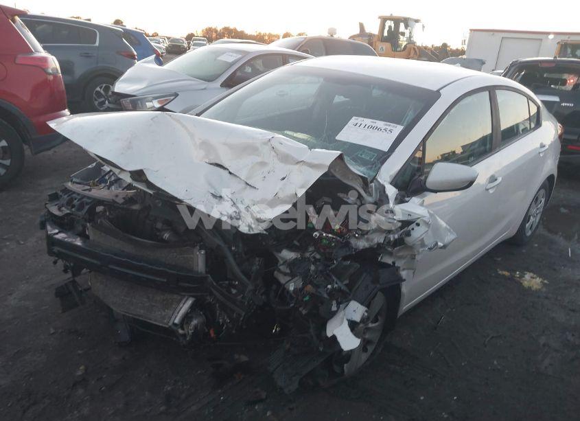 Photo 2 of 2018 Kia Forte LX (VIN 3KPFL4A74JE268496)