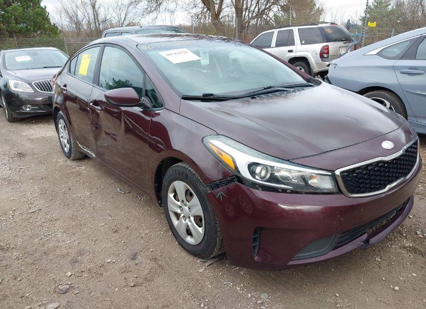 2017 Kia Forte LX (VIN 3KPFL4A75HE081374) main photo