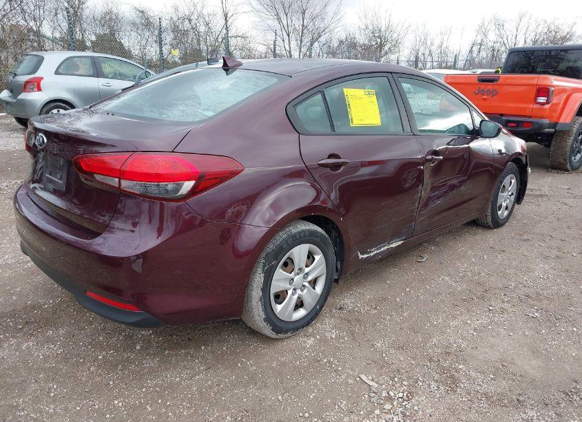 Photo 4 of 2017 Kia Forte LX (VIN 3KPFL4A75HE081374)