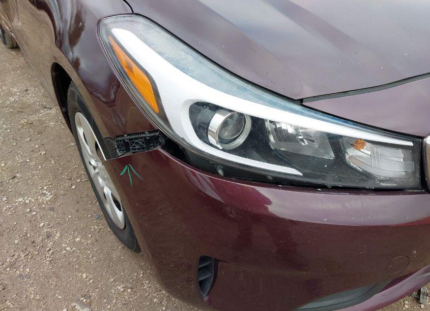 Photo 6 of 2017 Kia Forte LX (VIN 3KPFL4A75HE081374)