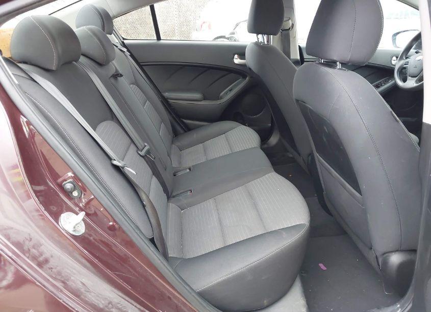 Photo 8 of 2017 Kia Forte LX (VIN 3KPFL4A75HE081374)