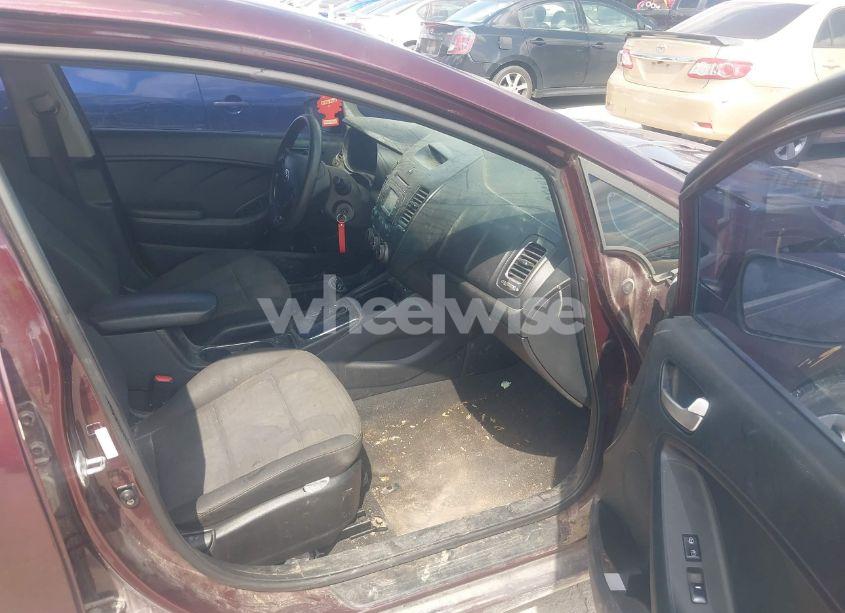 Photo 5 of 2017 Kia Forte LX (VIN 3KPFL4A75HE086557)