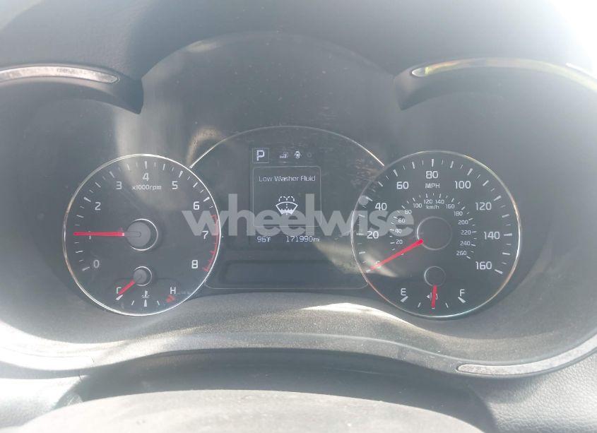 Photo 7 of 2017 Kia Forte LX (VIN 3KPFL4A75HE086557)