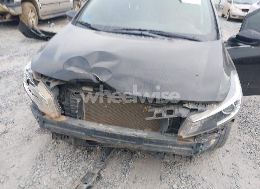 Photo 6 of 2017 Kia Forte S (VIN 3KPFL4A75HE116835)