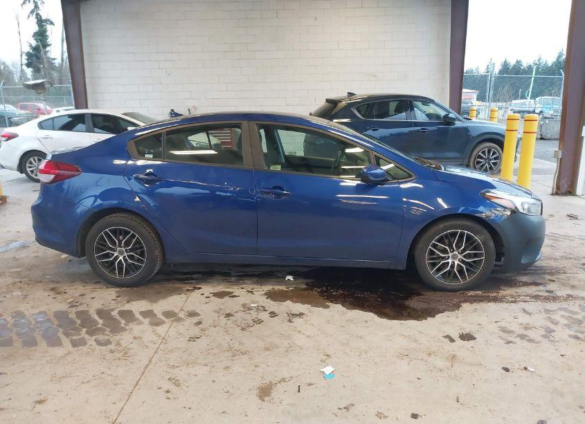Photo 12 of 2017 Kia Forte LX (VIN 3KPFL4A75HE132162)