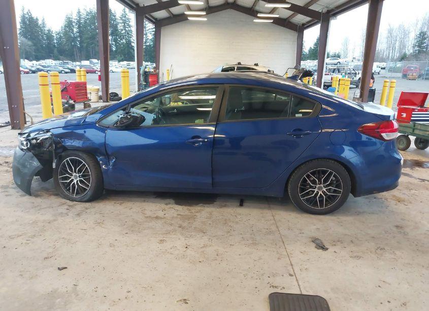 Photo 13 of 2017 Kia Forte LX (VIN 3KPFL4A75HE132162)