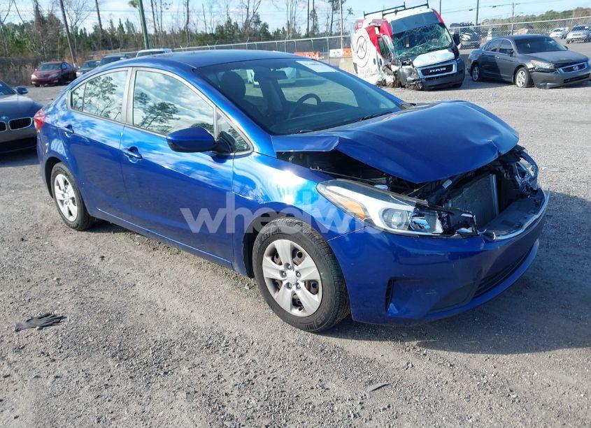 2017 Kia Forte LX (VIN 3KPFL4A75HE143761) main photo
