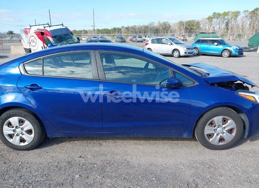 Photo 13 of 2017 Kia Forte LX (VIN 3KPFL4A75HE143761)