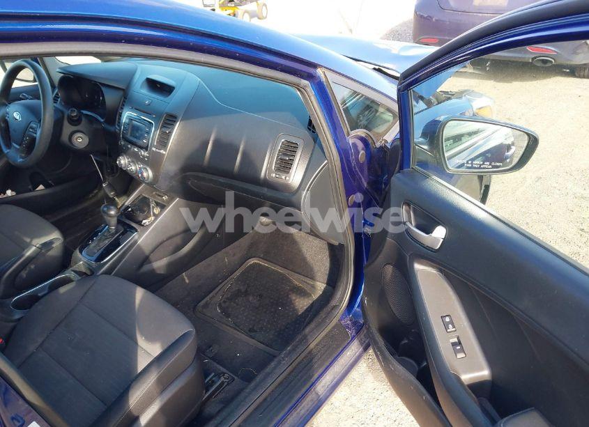 Photo 5 of 2017 Kia Forte LX (VIN 3KPFL4A75HE143761)