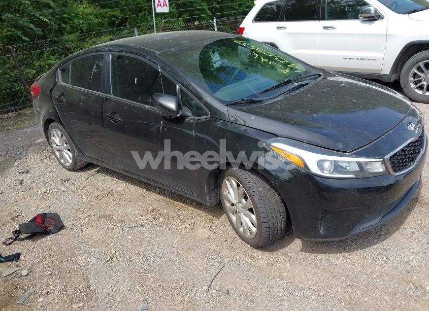 2018 Kia Forte LX (VIN 3KPFL4A75JE186244) main photo
