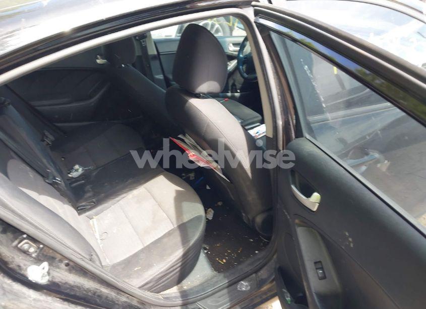 Photo 8 of 2018 Kia Forte LX (VIN 3KPFL4A75JE186244)