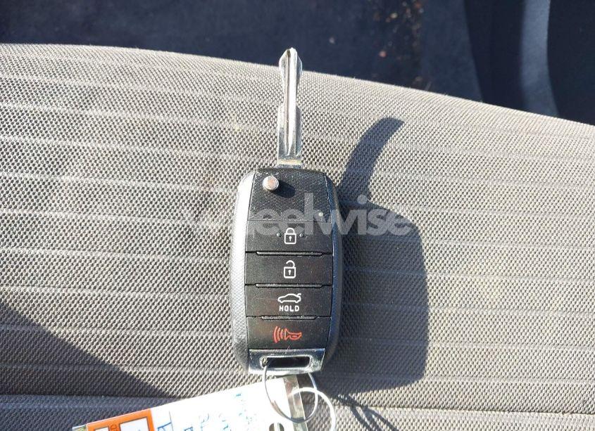 Photo 11 of 2018 Kia Forte LX (VIN 3KPFL4A75JE192013)