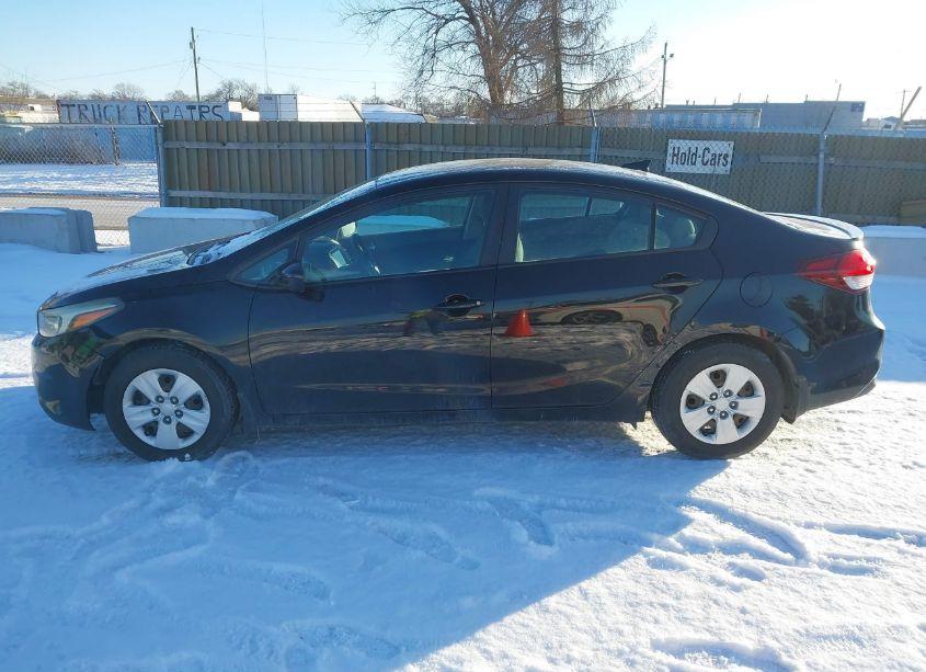 Photo 14 of 2018 Kia Forte LX (VIN 3KPFL4A75JE195381)