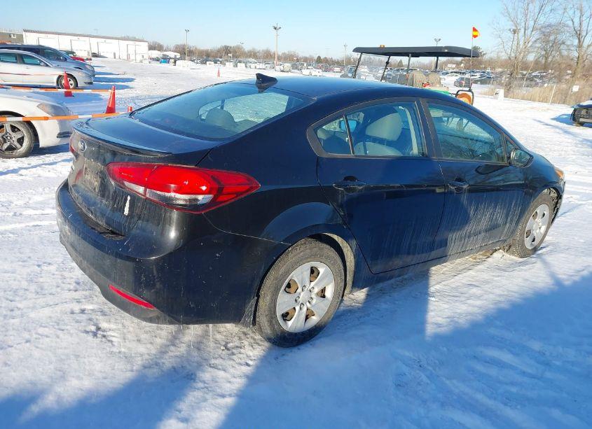Photo 4 of 2018 Kia Forte LX (VIN 3KPFL4A75JE195381)