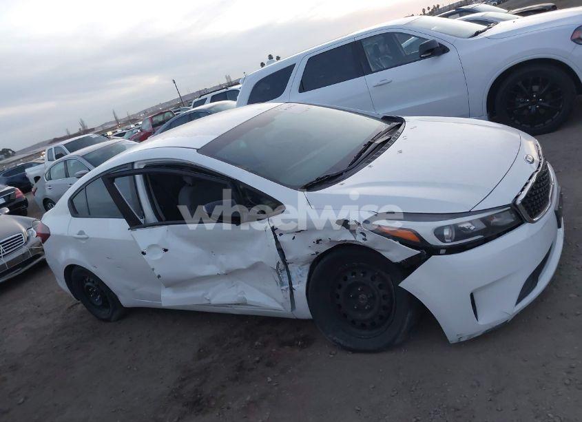 Photo 14 of 2018 Kia Forte LX (VIN 3KPFL4A75JE226676)