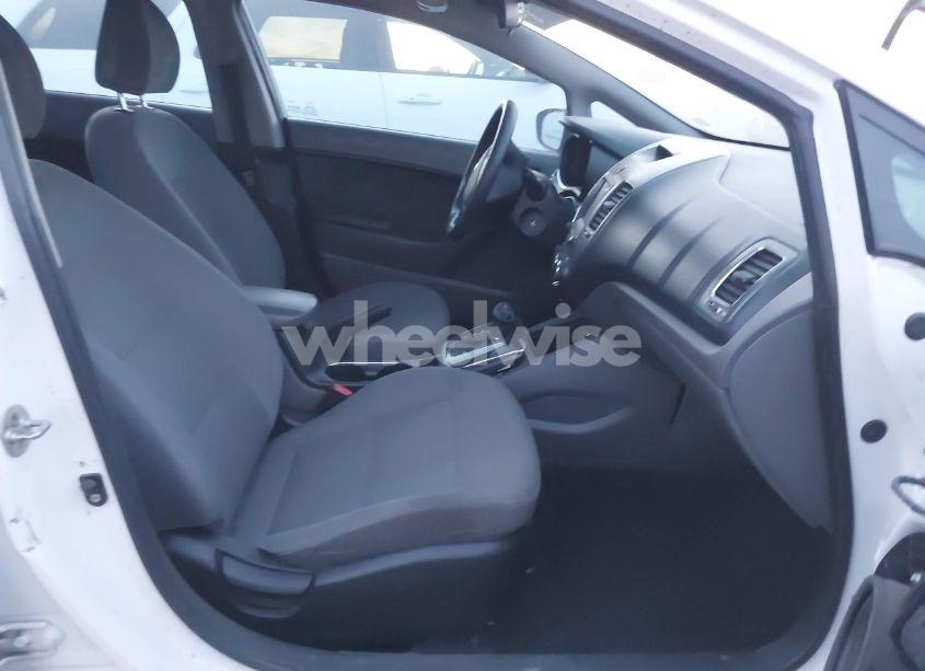 Photo 5 of 2018 Kia Forte LX (VIN 3KPFL4A75JE226676)