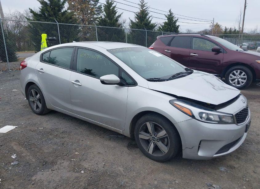 2018 Kia Forte LX (VIN 3KPFL4A75JE239959) main photo