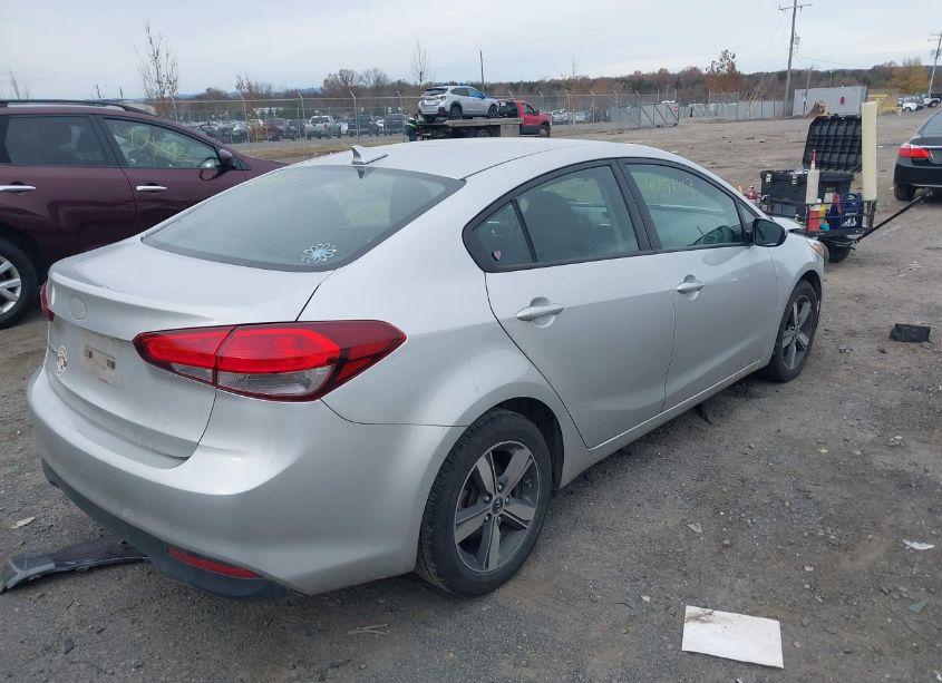 Photo 4 of 2018 Kia Forte LX (VIN 3KPFL4A75JE239959)