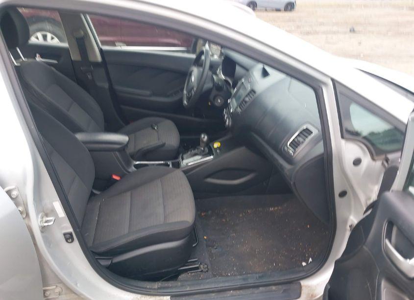 Photo 5 of 2018 Kia Forte LX (VIN 3KPFL4A75JE239959)