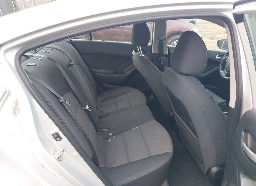 Photo 8 of 2018 Kia Forte LX (VIN 3KPFL4A75JE239959)