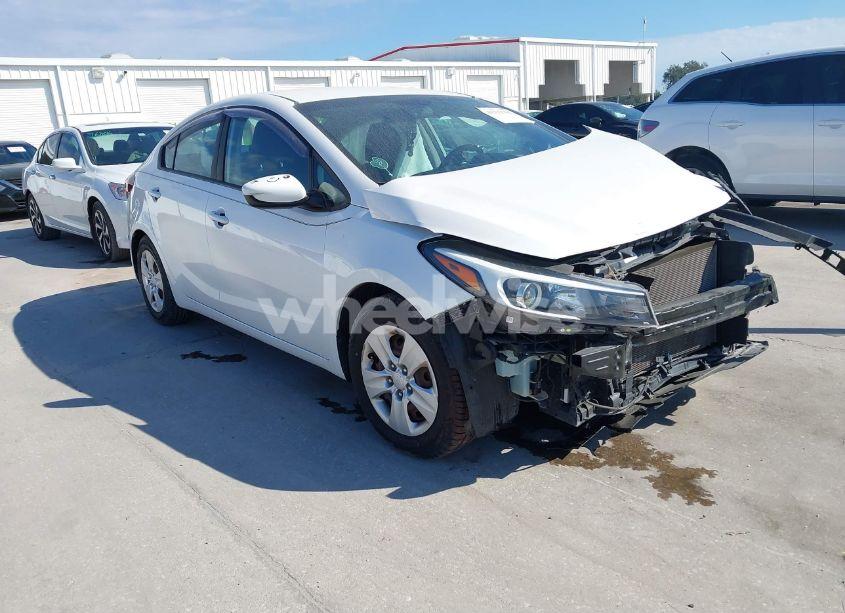 2017 Kia Forte LX (VIN 3KPFL4A76HE013438) main photo