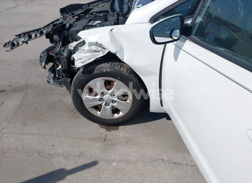 Photo 6 of 2017 Kia Forte LX (VIN 3KPFL4A76HE013438)