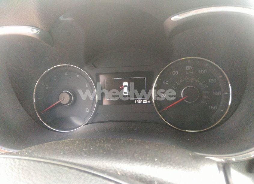 Photo 7 of 2017 Kia Forte S (VIN 3KPFL4A76HE049727)