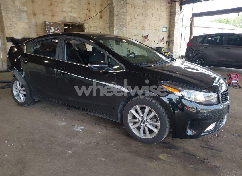 2017 Kia Forte S (VIN 3KPFL4A76HE060002) main photo