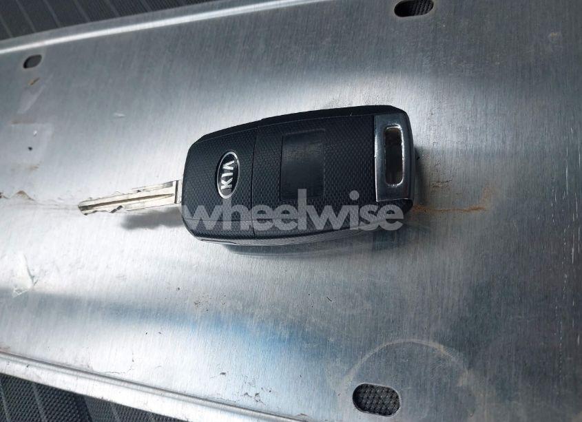 Photo 11 of 2017 Kia Forte LX (VIN 3KPFL4A76HE072067)