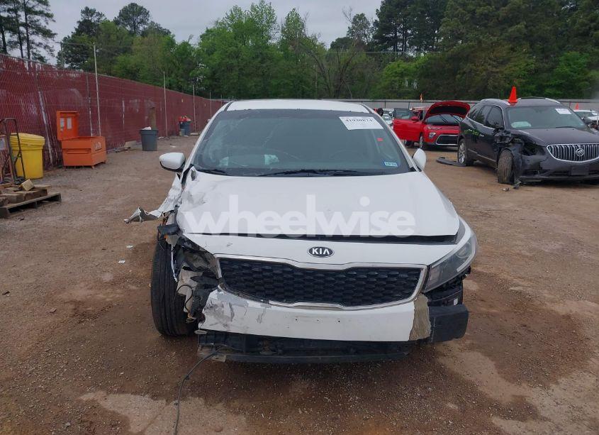 Photo 12 of 2017 Kia Forte LX (VIN 3KPFL4A76HE072067)
