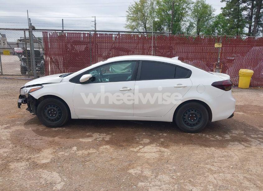 Photo 14 of 2017 Kia Forte LX (VIN 3KPFL4A76HE072067)