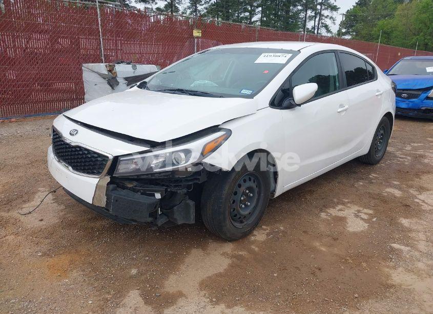 Photo 2 of 2017 Kia Forte LX (VIN 3KPFL4A76HE072067)