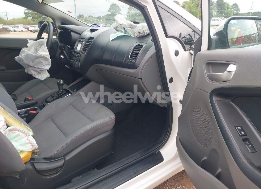 Photo 5 of 2017 Kia Forte LX (VIN 3KPFL4A76HE072067)