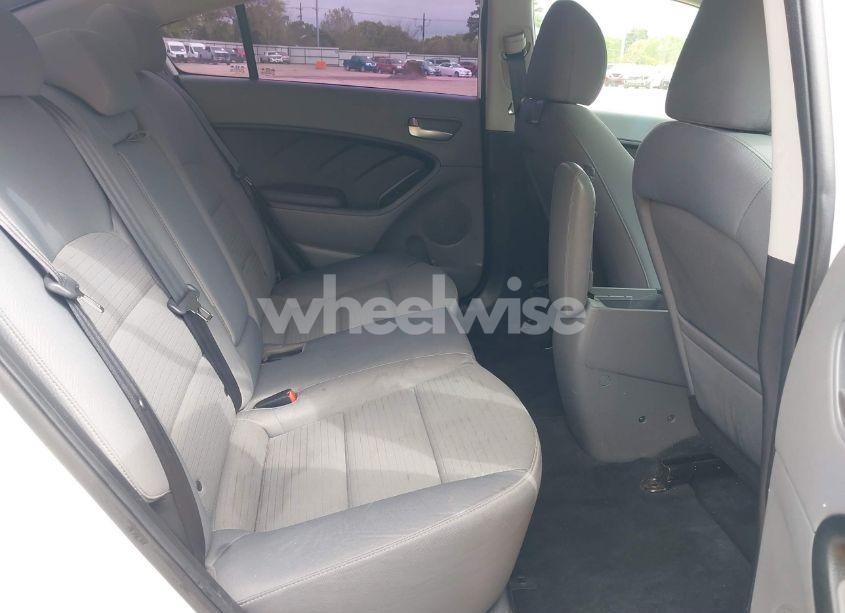 Photo 8 of 2017 Kia Forte LX (VIN 3KPFL4A76HE072067)