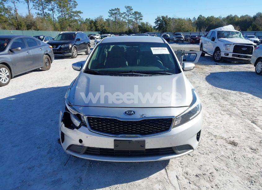 Photo 12 of 2017 Kia Forte LX (VIN 3KPFL4A76HE088740)