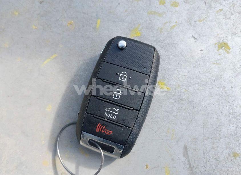 Photo 11 of 2017 Kia Forte LX (VIN 3KPFL4A76HE089113)