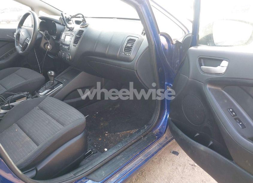 Photo 5 of 2017 Kia Forte LX (VIN 3KPFL4A76HE089113)