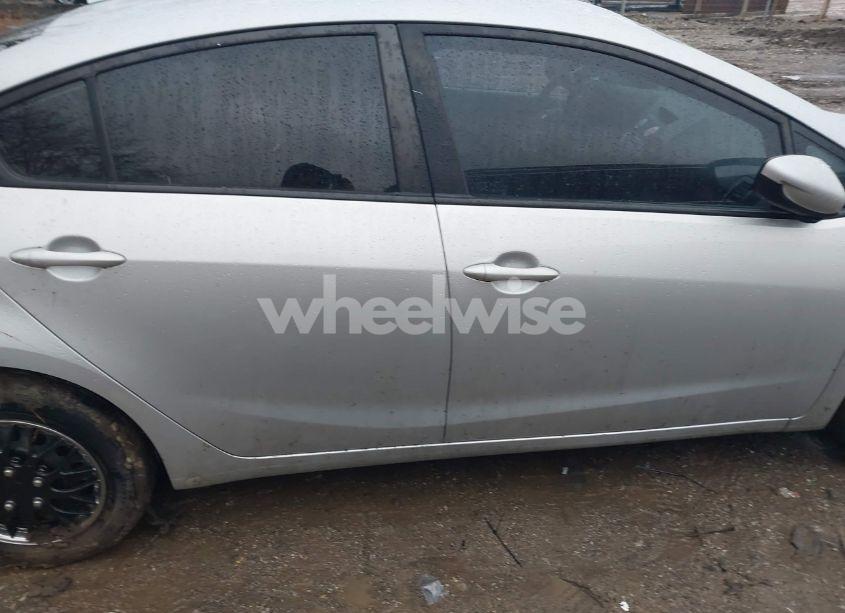 Photo 13 of 2017 Kia Forte LX (VIN 3KPFL4A76HE093193)