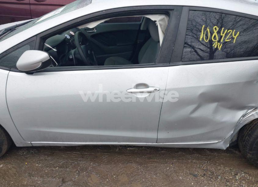 Photo 14 of 2017 Kia Forte LX (VIN 3KPFL4A76HE093193)